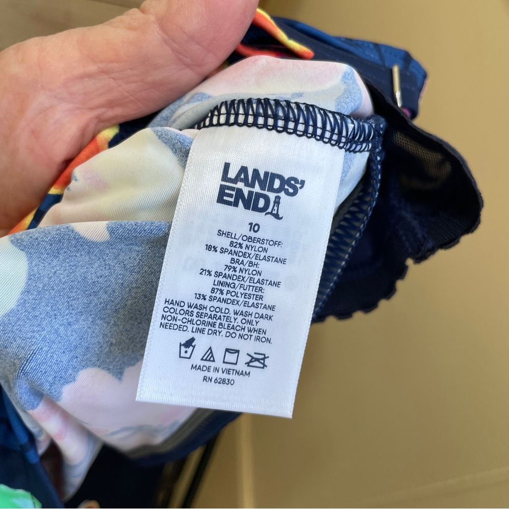 NEW WITH TAGS LANDS END FLORAL TWIST FRONT‎ TANKINI TOP - Picture 8 of 9